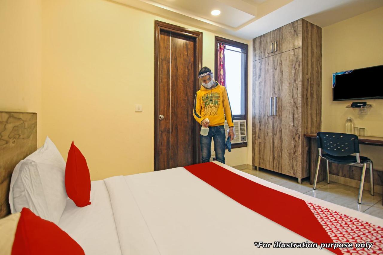 Oyo Flagship Happy Hotel 3*