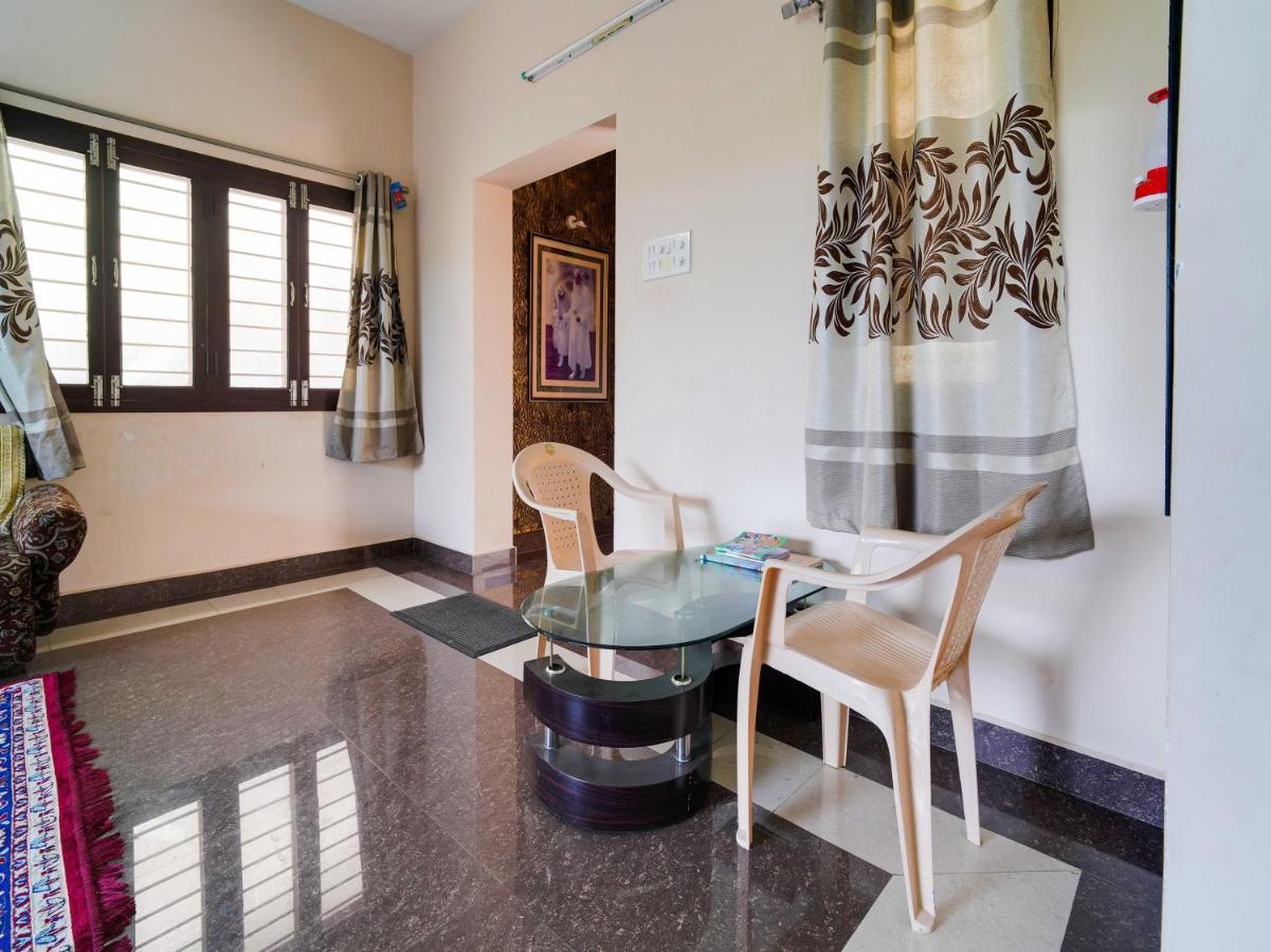Oyo Flagship Happy Hotel 3*