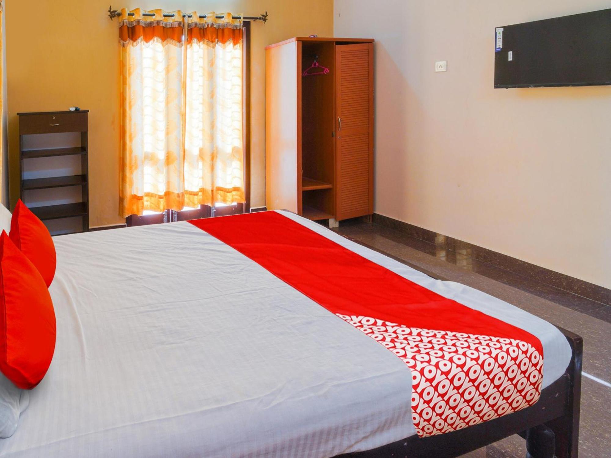 Oyo Flagship Happy Hotel 3*